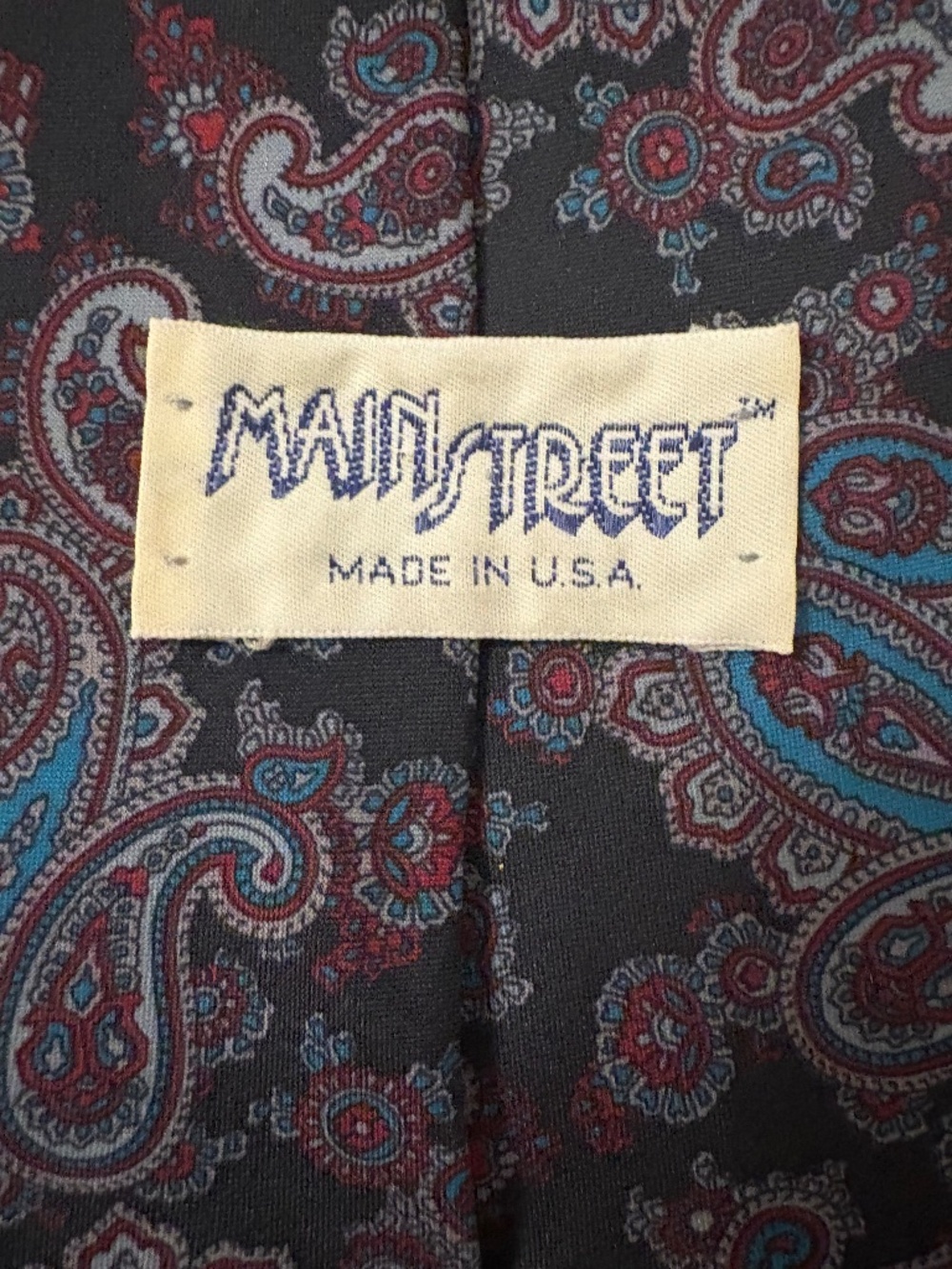 Vintage Main Street Paisley Silk Necktie – Classic 3.75" Width